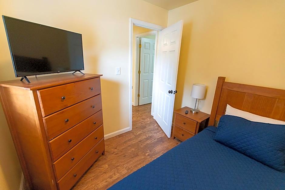 Howard's Creek Inn