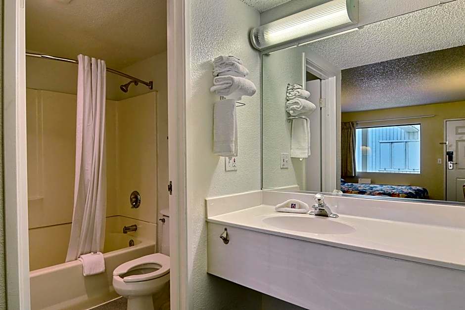 Motel 6-Seattle, WA - South