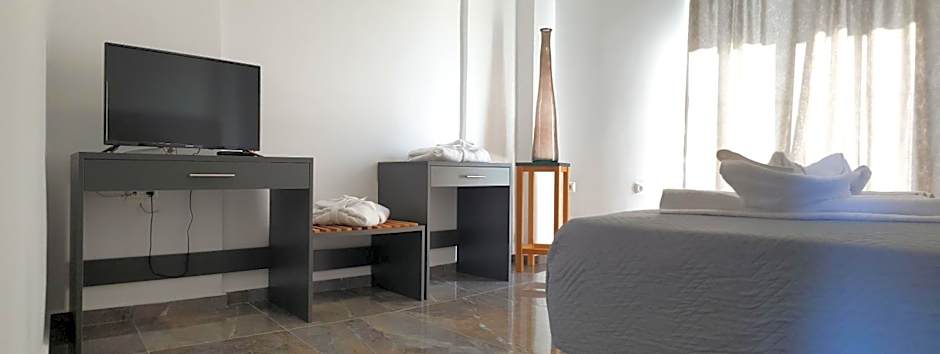 Odos Oneiron Tavronitis Bay