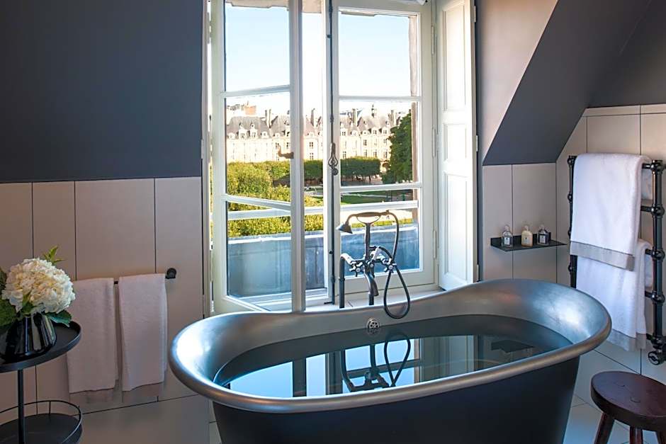 Cour des Vosges - Evok Collection