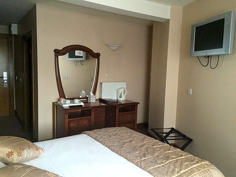 The Horse and Hound Hotel