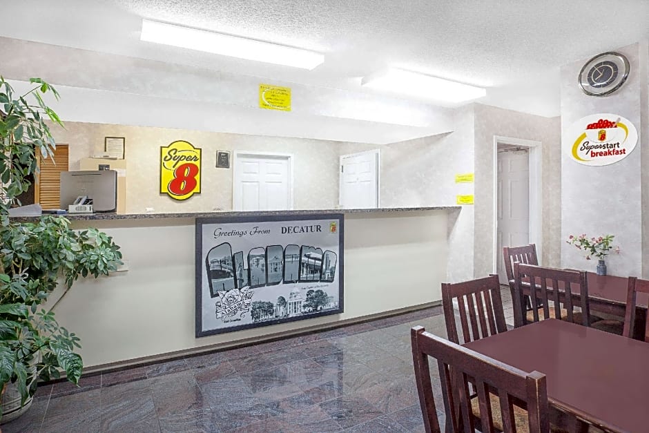 Super 8 by Wyndham Decatur Priceville