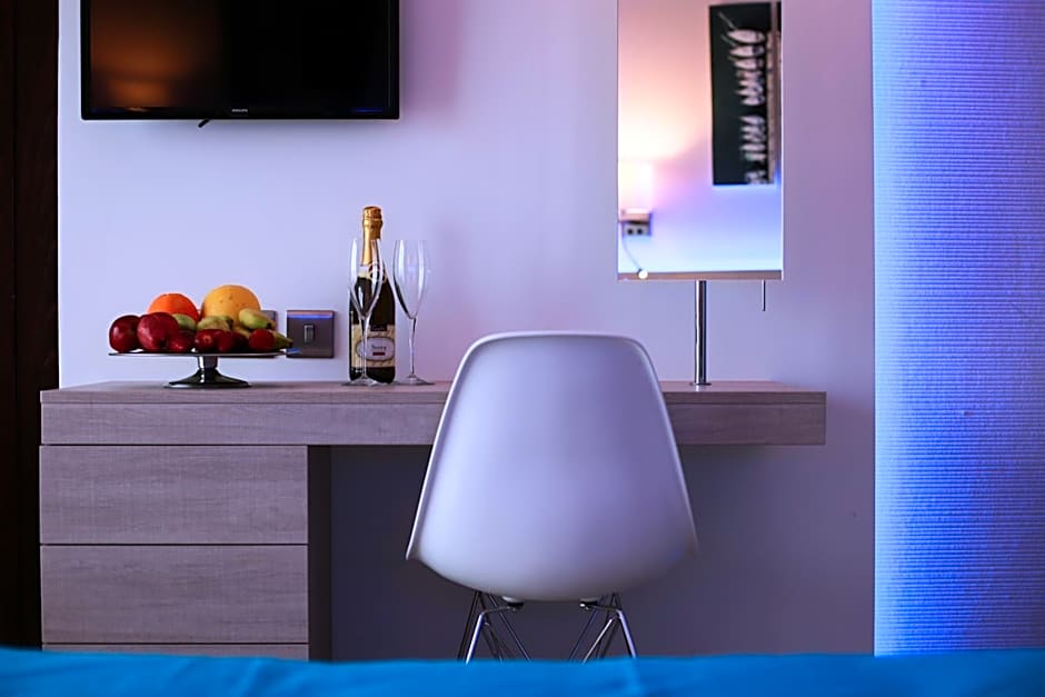 Les Palmiers Beach Boutique Hotel & Luxury Apartments