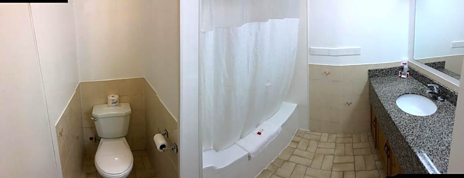 Knights Inn - Huntsville, ON