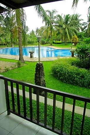 Superior Twin Room with Pool View