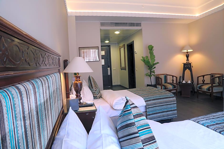 Warwick Palm Beach Hotel