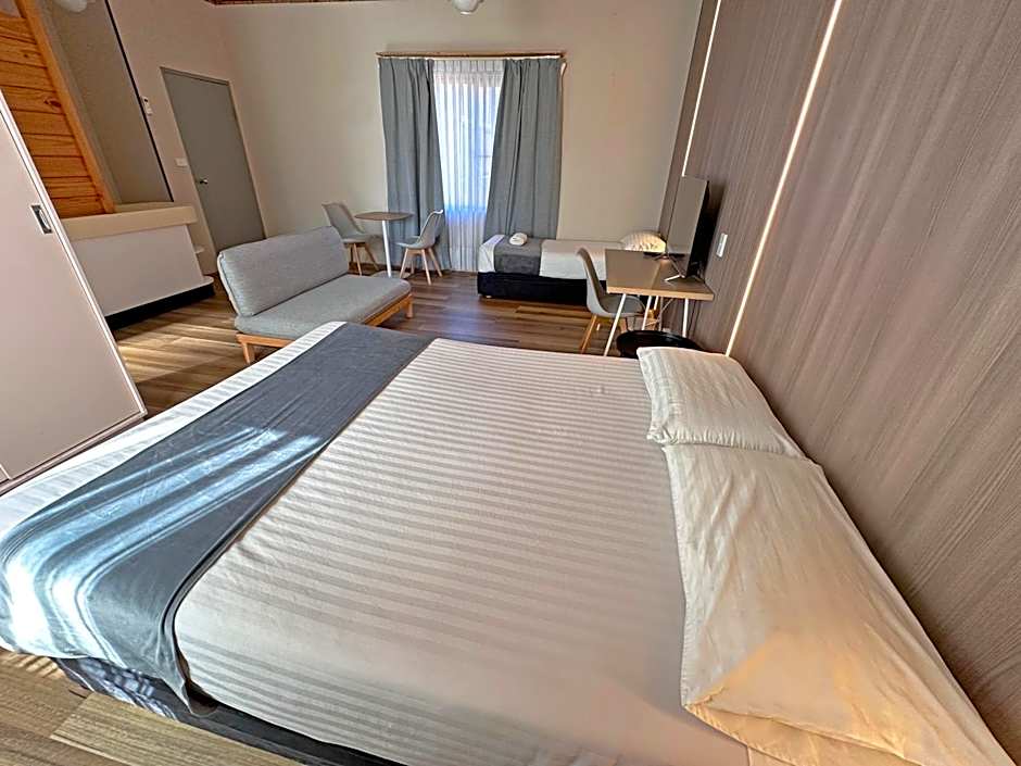 Spa Village Motel