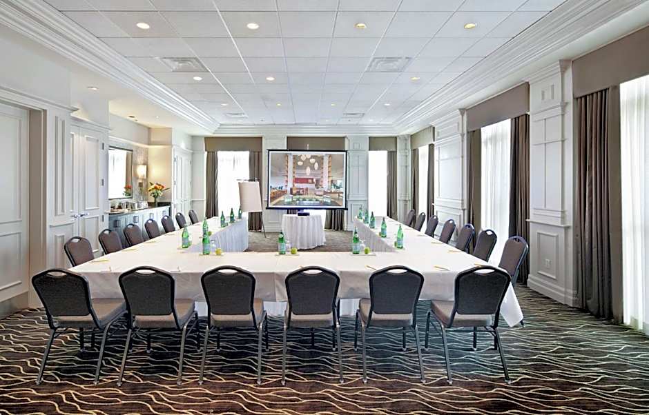 Hilton Garden Inn Montreal Airport