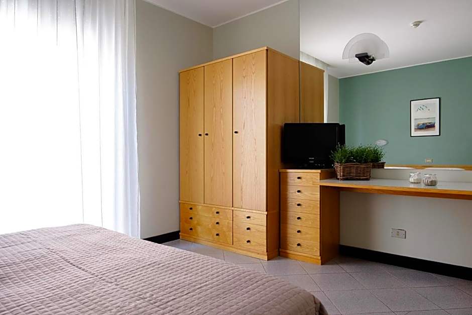 Hotel Junior by OasiGroup Hotels