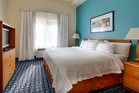 1 Bedroom Suite, 1 King, Sofa bed