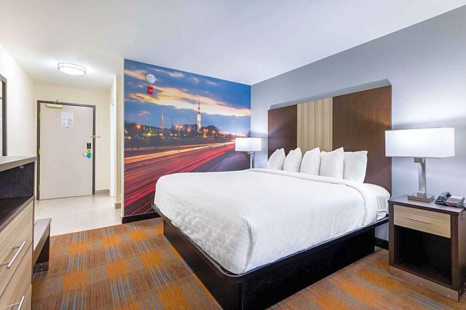 Clarion Pointe Madison-Huntsville