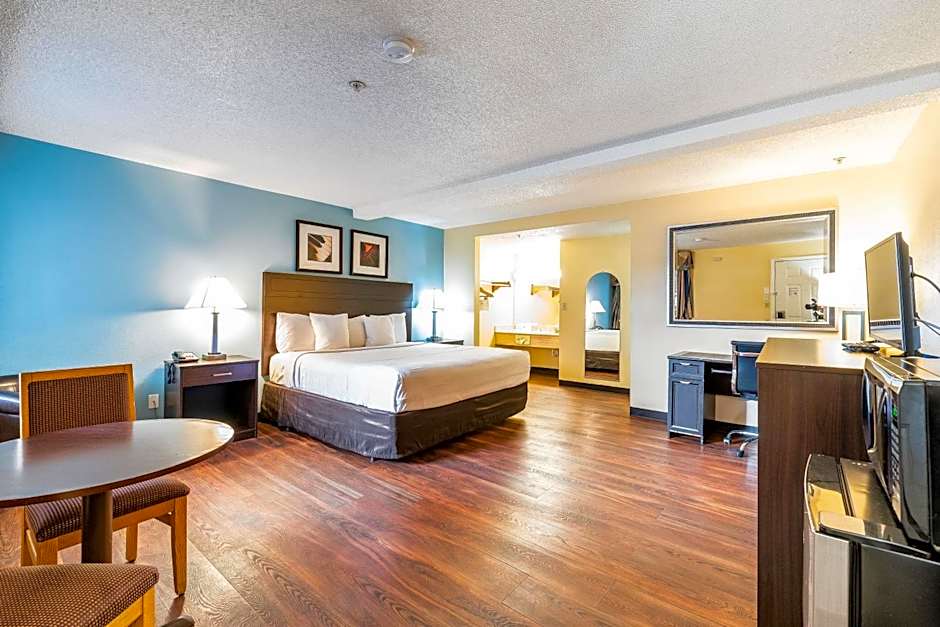 Days Inn by Wyndham Federal Way