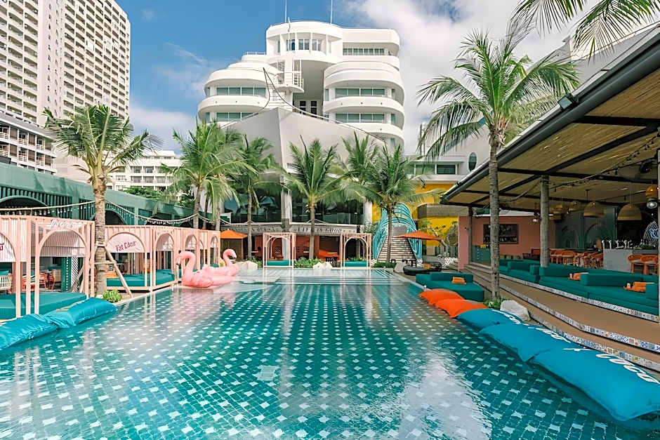 A-One The Royal Cruise Hotel Pattaya - SHA Extra Plus