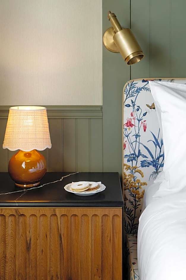 Le Petit Pali at 8th Ave