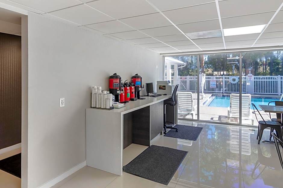 HOM Hotel Gainesville, SureStay Collection by Best Western