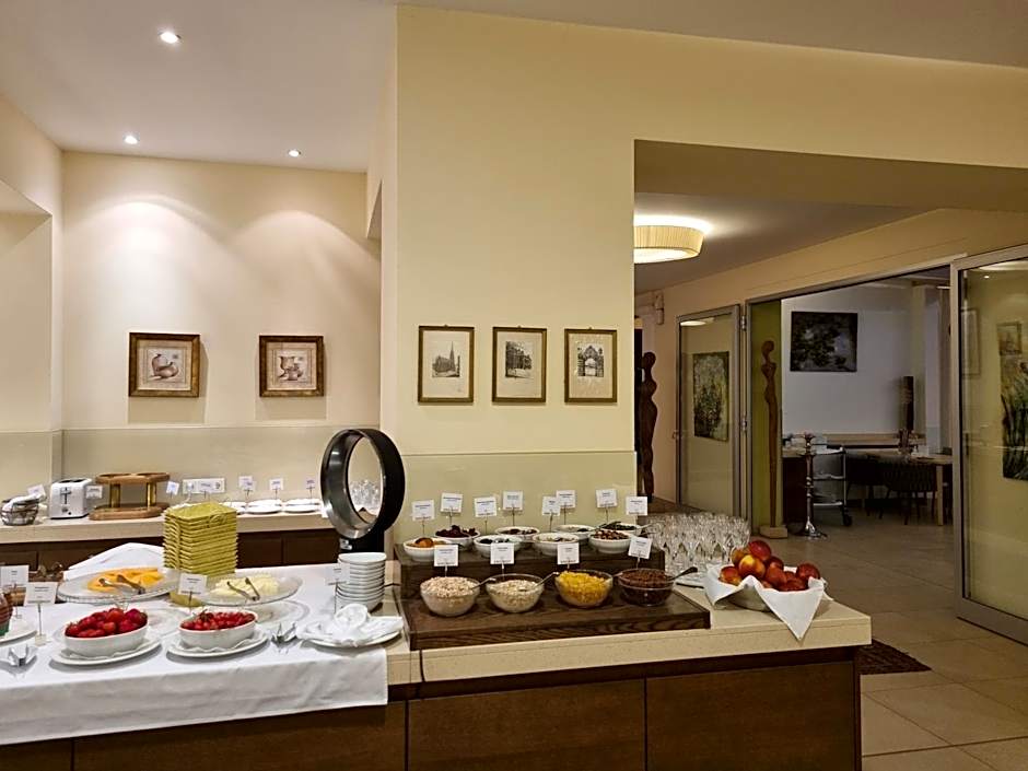 BIRKENHOF GOLS - B & B - Wohlfühl Hotel mit Wochenend-Restaurant