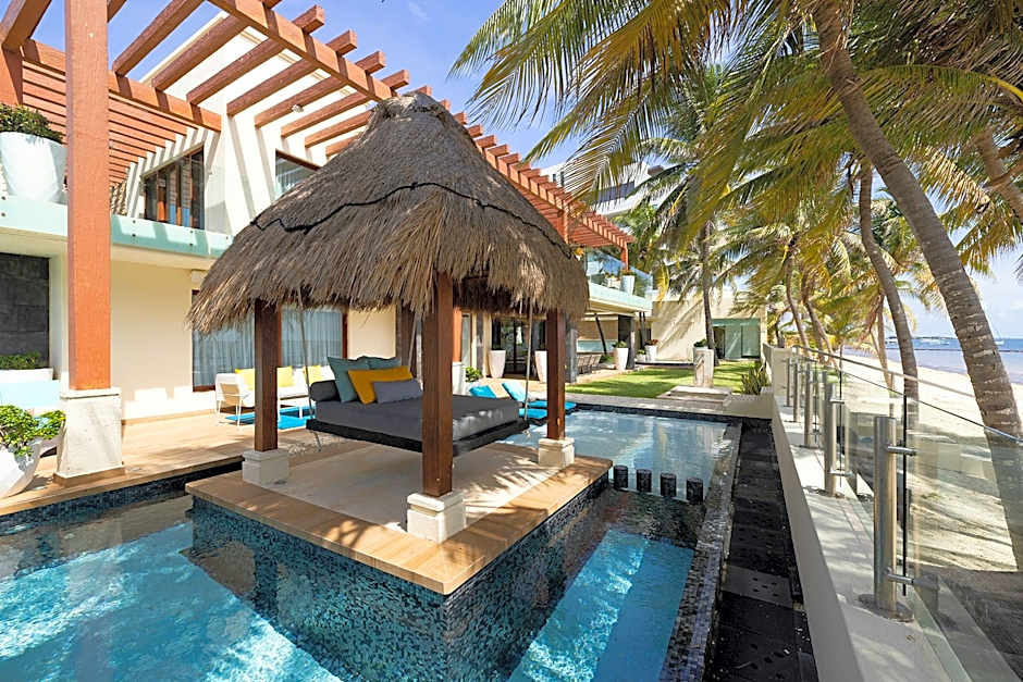 Azul Villa Esmeralda, by Karisma