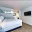 Travel Lodge by Wyndham 10 min from Disney