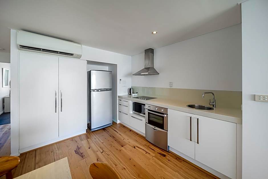 Oaks Nelson Bay Lure Suites