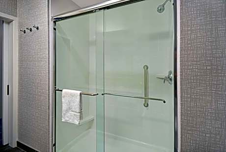 1 King Hearing Accessible Nonsmoking