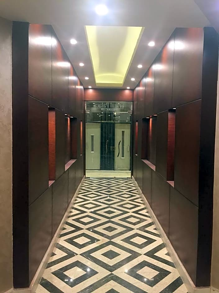 Grand Palace Hotel