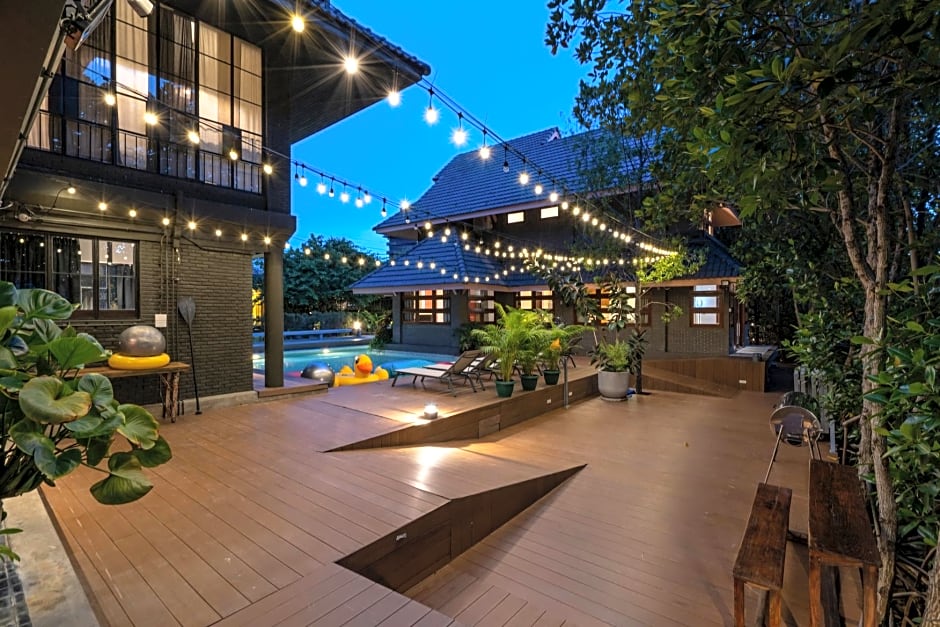 Phrip Phri Luxury Pool Villas