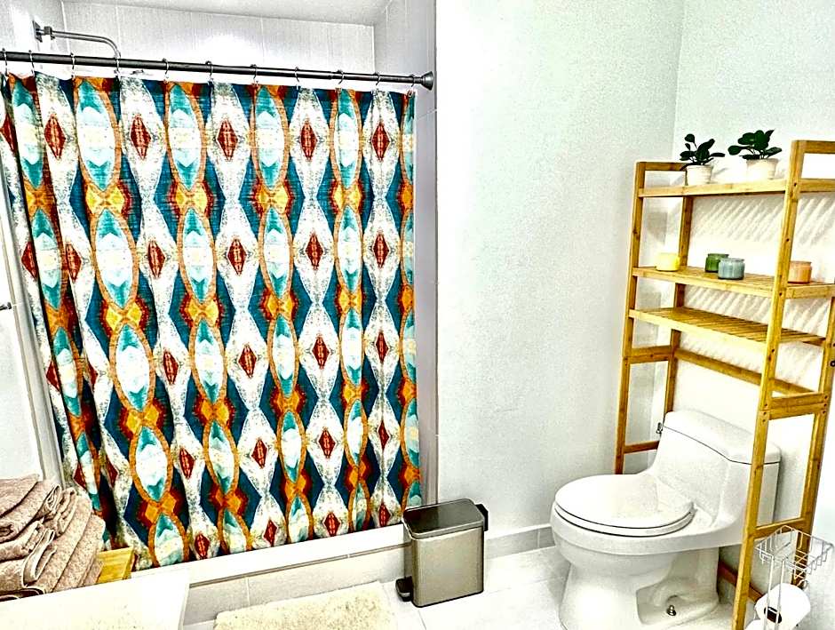 Elite 1BD 1BTH at Midblock FREE PARKING