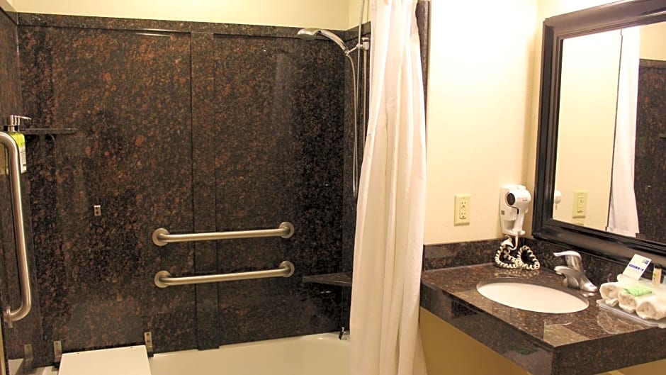 Holiday Inn Express Hotels & Suites Rockingham West By IHG