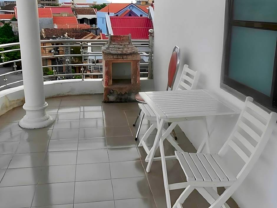 Nam Long Hotel