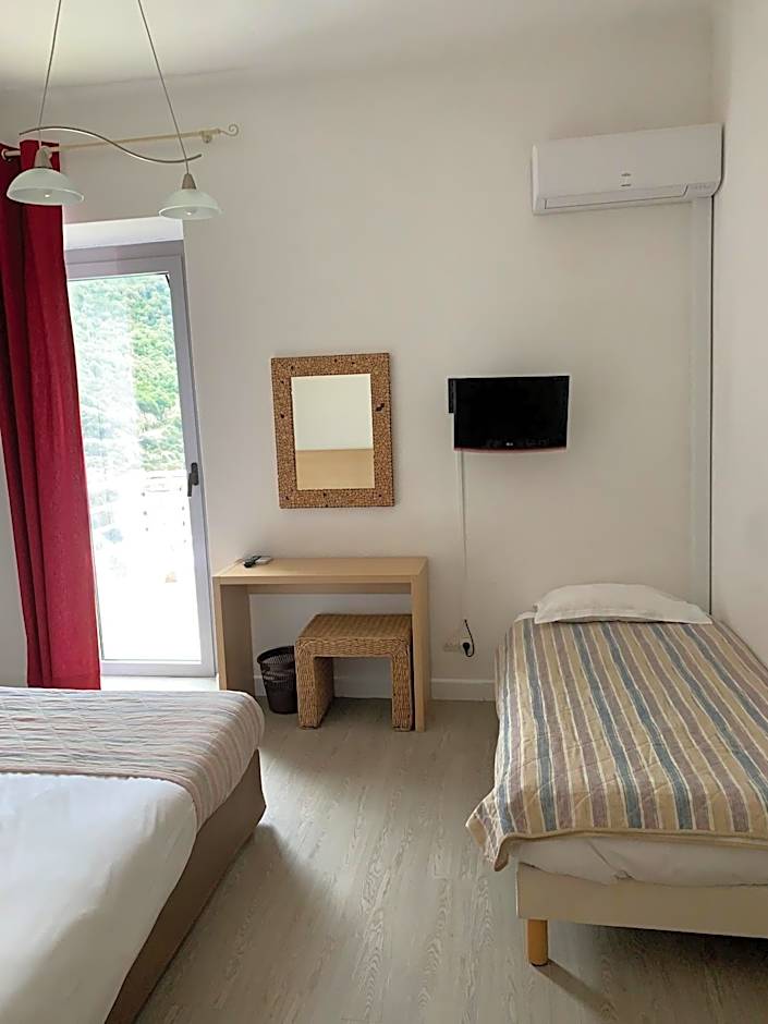Hôtel Colombo- Porto Corse