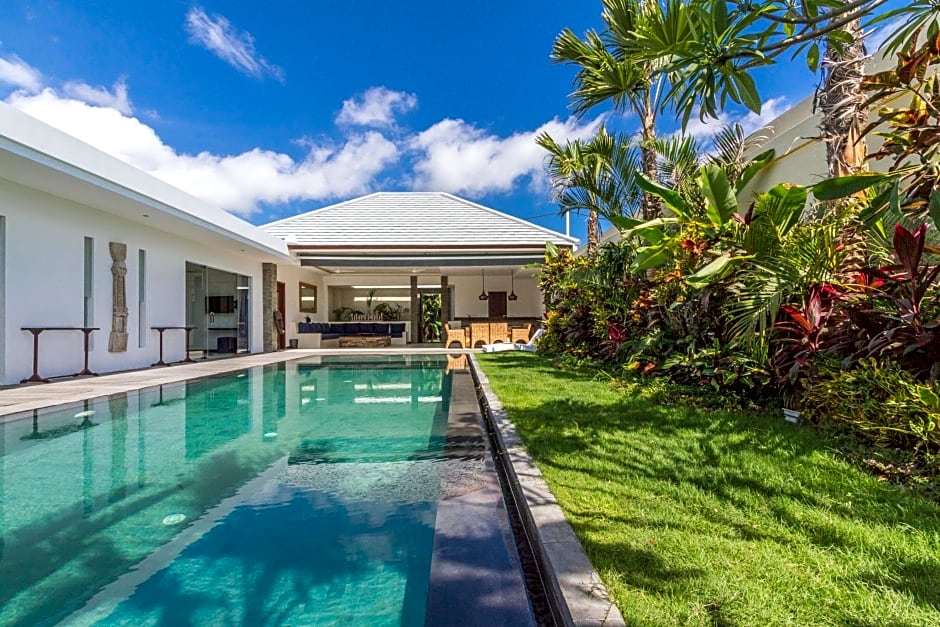Villa Juna - Beautiful 3 Bedroom in Seminyak