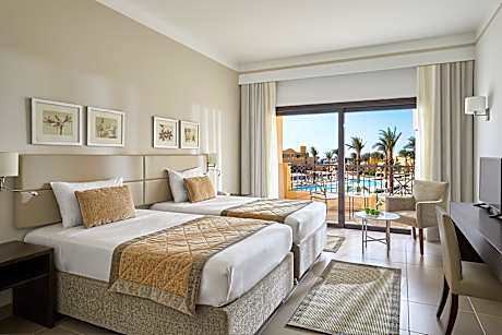 Superior Deluxe, Twin Bed, Pool View