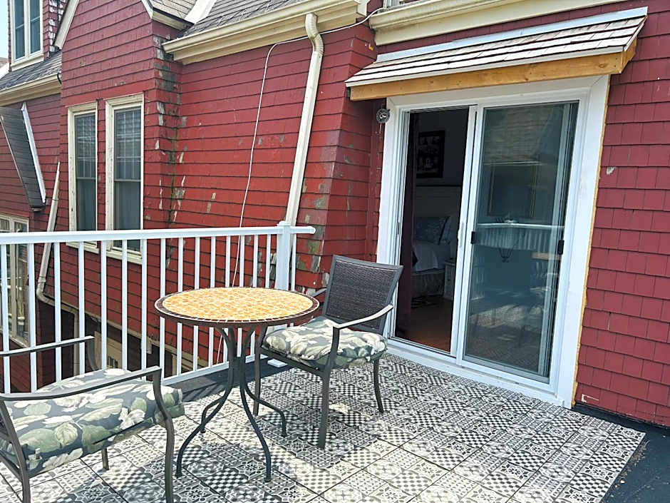 Redwood Bed and Breakfast