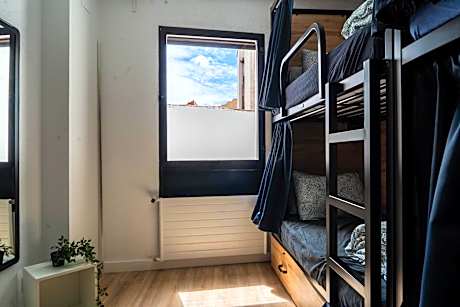 Bed in 4-Bed Mixed Dormitory Room