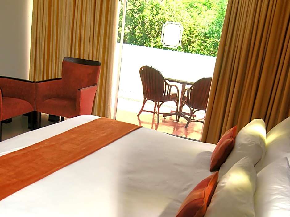 Safari Hotel & Convention Centre