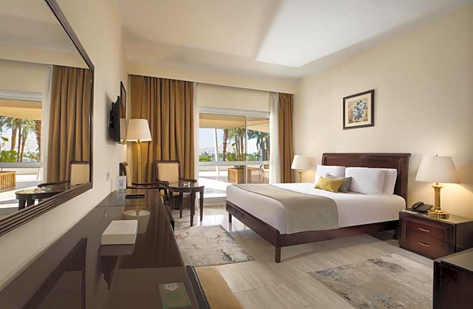 Pyramisa Luxor Hotel and Suites