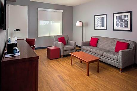 Deluxe Room, 1 King Bed