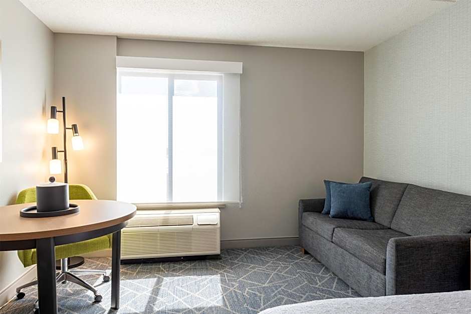 Hampton Inn By Hilton Portsmouth Central