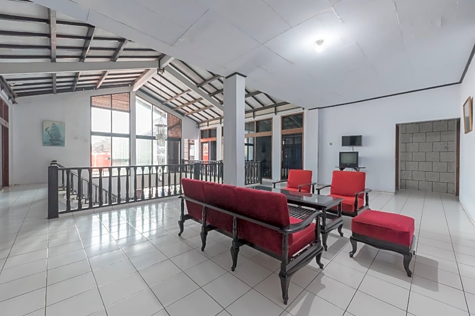 RedDoorz Syariah near Taman Kota Kuningan