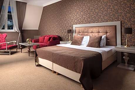 Superior Double Room with Pool and Sauna Access