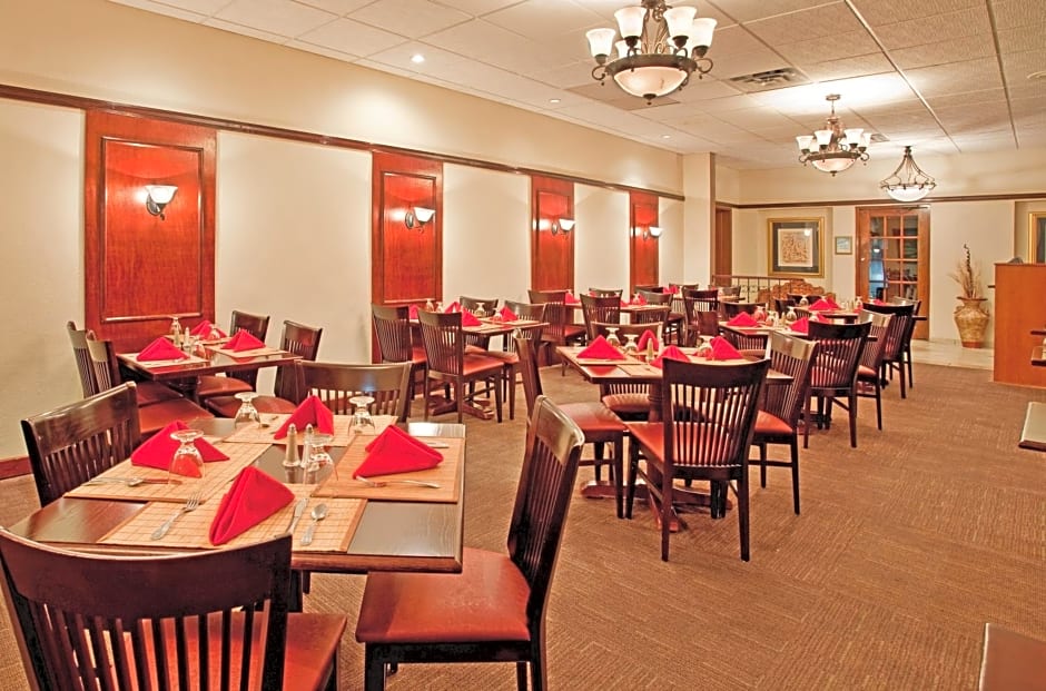 Holiday Inn Ponce & El Tropical Casino By IHG