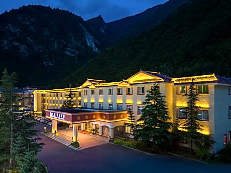 九源酒店(九寨沟游客中心店)