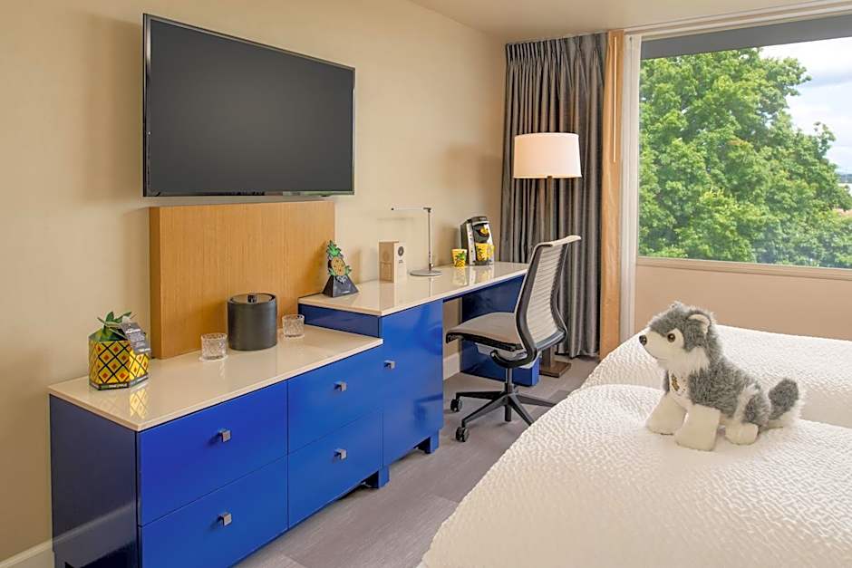 Photo 1 of 10 of 1 King Bed, Waterfront