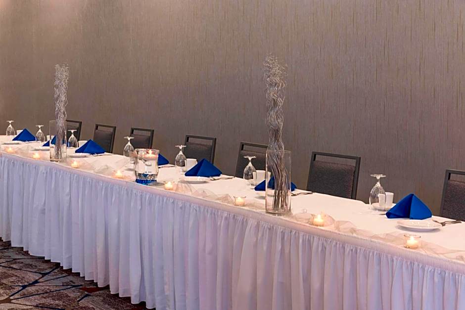 Sonesta Hotel Grand Rapids Airport