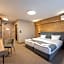 Avenue Hotel
