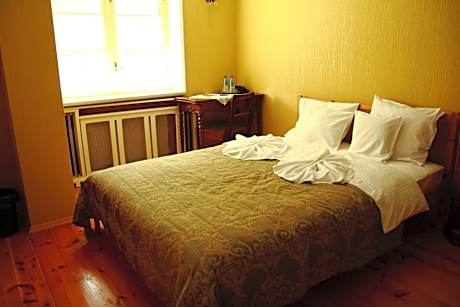 Standard Triple Room (Arabic Style)