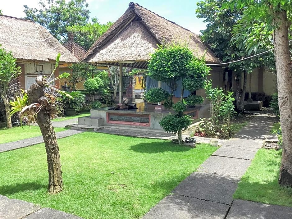 DATON HOUSE Ubud Near Bali Zoo Park RedPartner