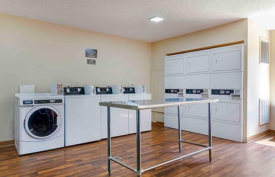 Extended Stay America Suites - Arlington - Six Flags