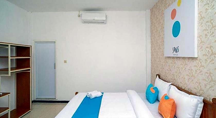 Sans Hotel Queen Batu