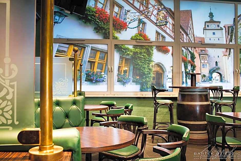 Hotel Victor Pruszkow DeSilva